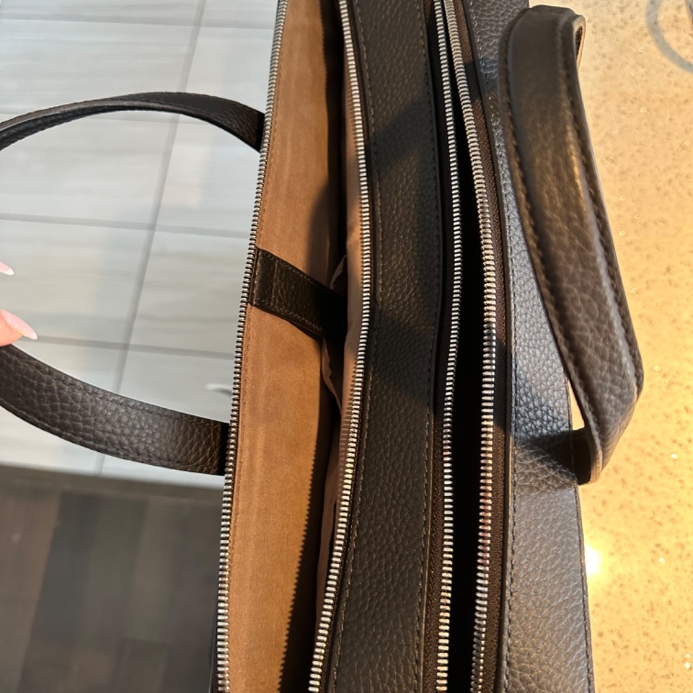 BOSS ZIPPED DOCUMENT CASE IN LEATHER - Picture 5 of 6